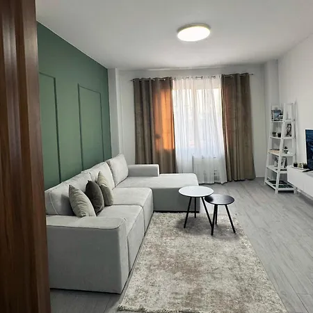 Enol Plazza Apartment *