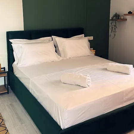 Enol Plazza アパート