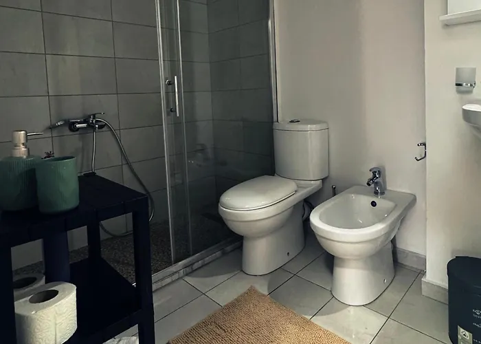 アパート Enol Plazza ティラナ