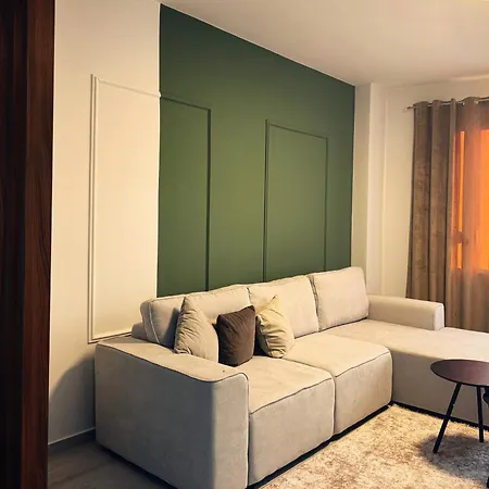 Enol Plazza تيرانا